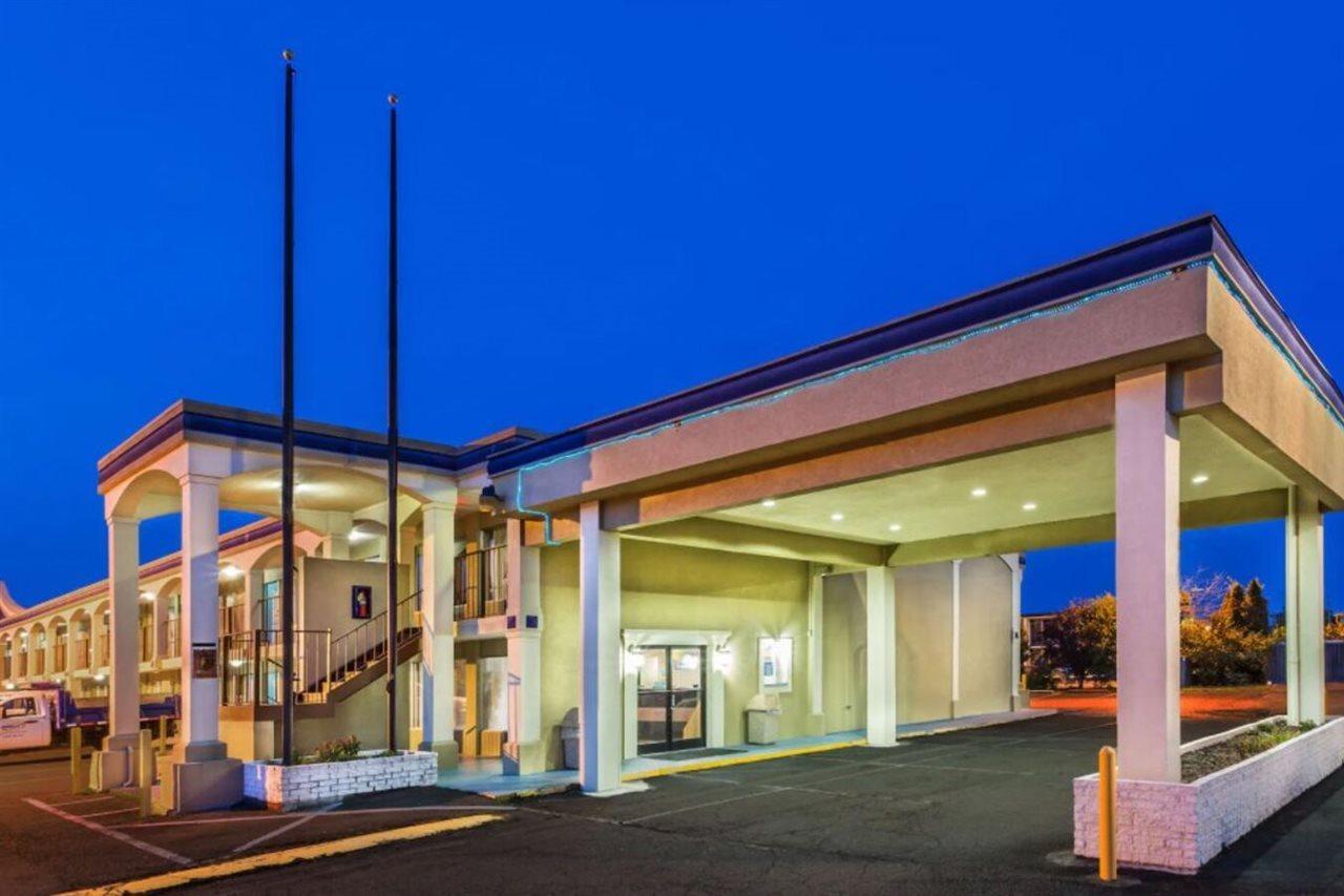 Days Inn By Wyndham Ашленд Экстерьер фото